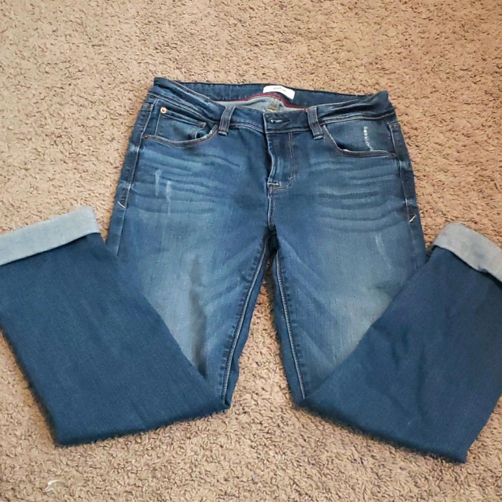 Cropped straight leg jeans.